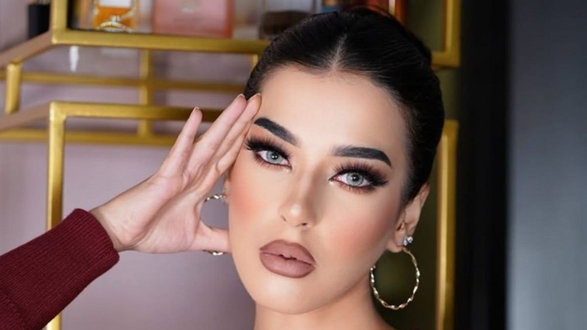 Latina Makeup